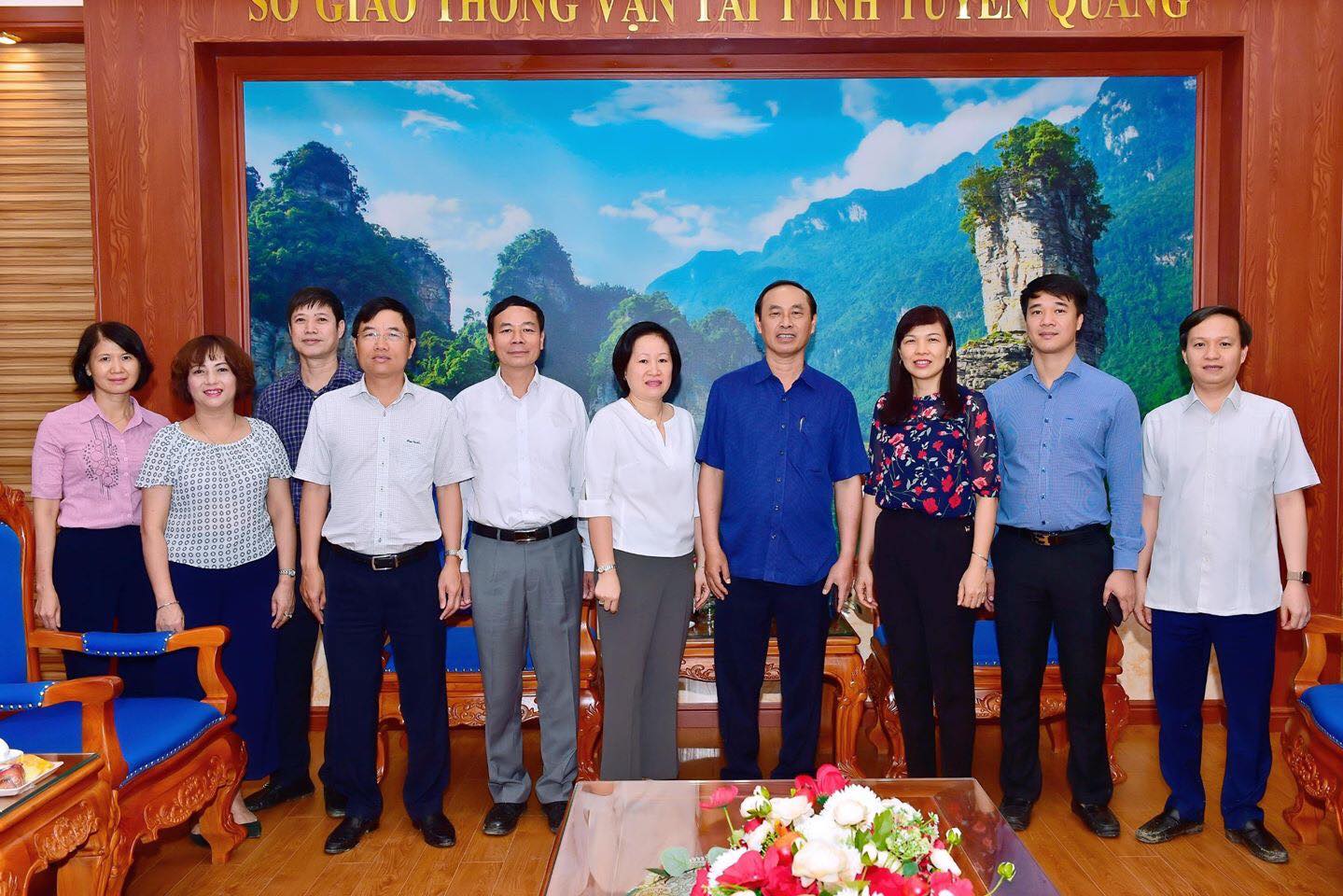 Thứ trưởng Bộ Giao thông vận tải Lê Đình Thọ thăm và làm việc tại Sở GTVT Tuyên Quang