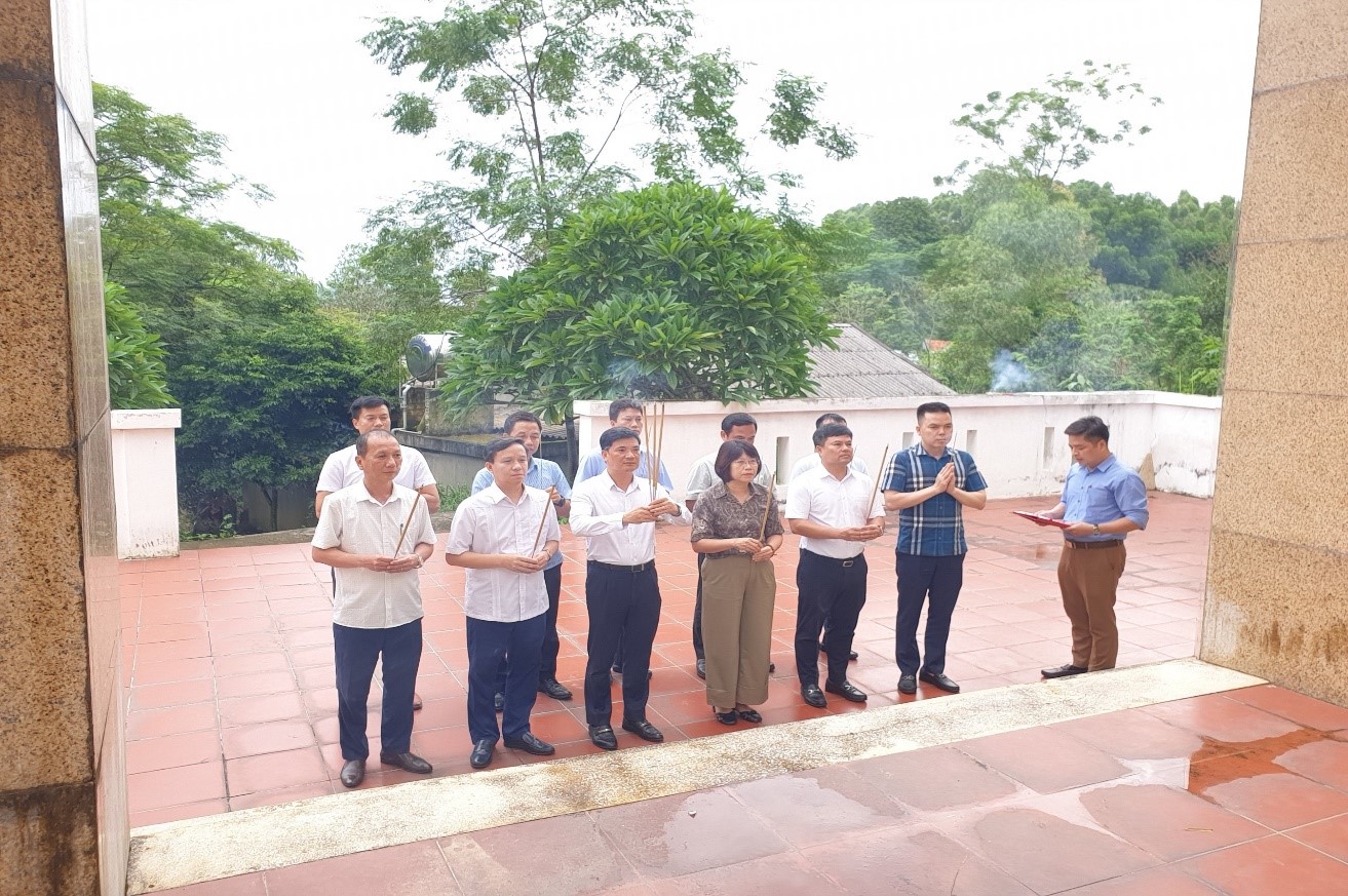 Đoàn công tác của Thanh tra Bộ Giao thông vận tải tổ chức hoạt động về nguồn tại tỉnh Tuyên Quang
