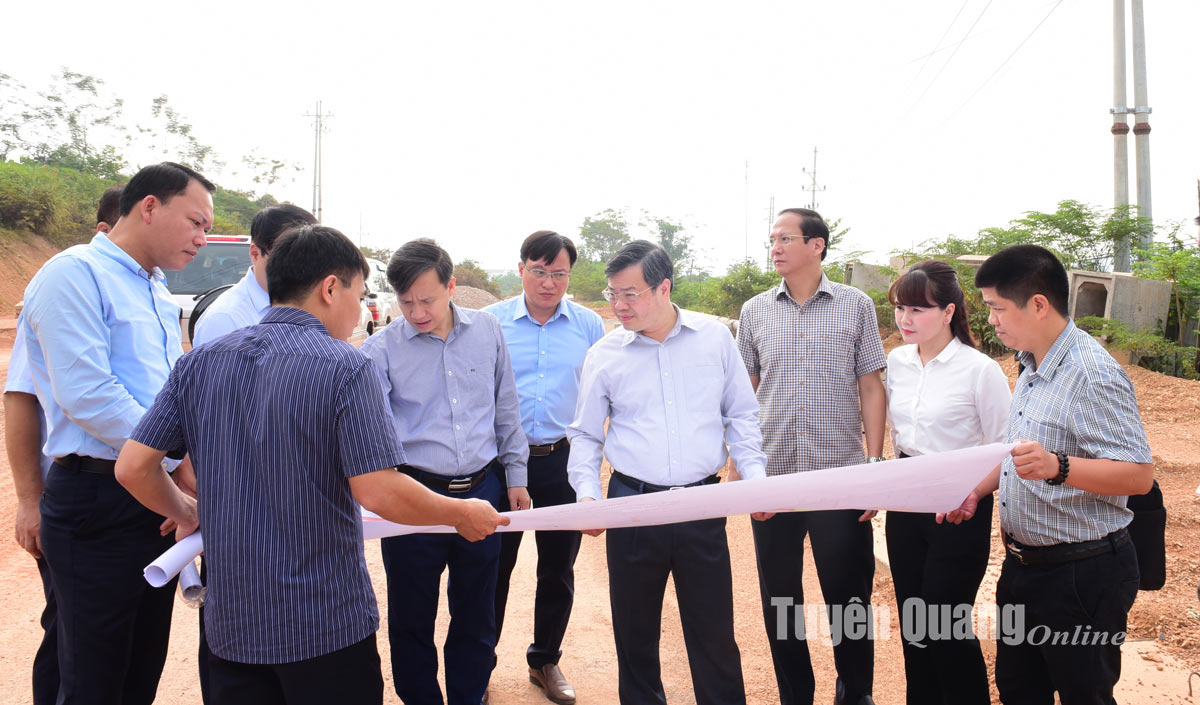 Cần đẩy nhanh tiến độ các dự án giao thông trên địa bàn huyện Sơn Dương