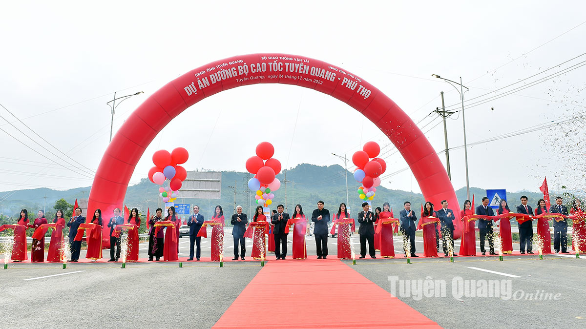 Cao tốc Tuyên Quang - Phú Thọ chính thức khánh thành đưa vào sử dụng