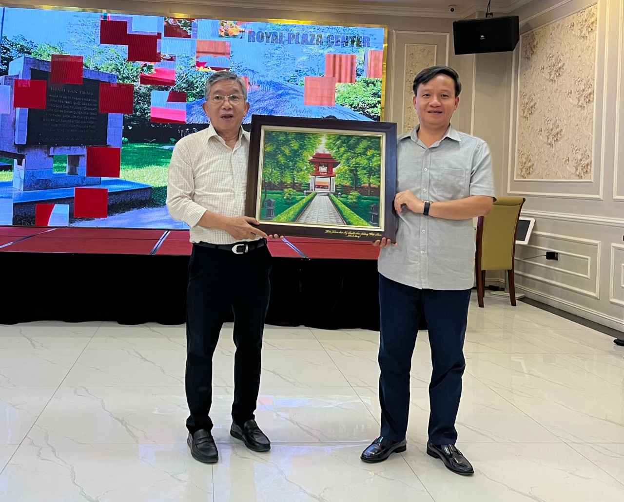 Đoàn công tác Hội Khoa học kỹ thuật Cầu đường Việt Nam tham quan và trao đổi kinh nghiệm tại Tuyên Quang